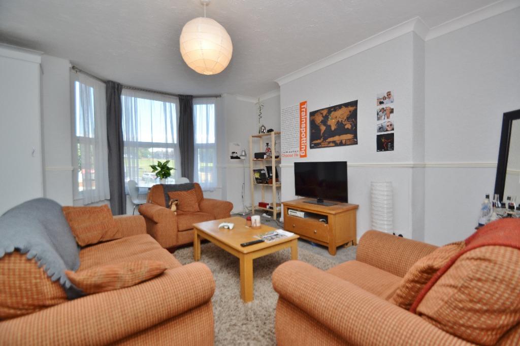 Roundhay Road, Leeds LS8 1 bed flat to rent £750 pcm (£173 pw)