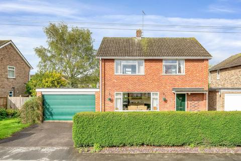 4 bedroom detached house for sale, Pinewood Close, Bourne, PE10