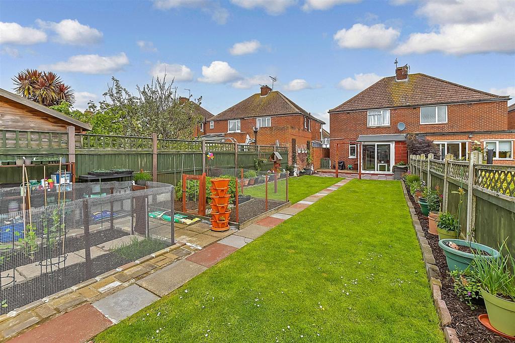 St. James Park Road, Westbrook, Kent 3 bed semidetached house for sale £325,000