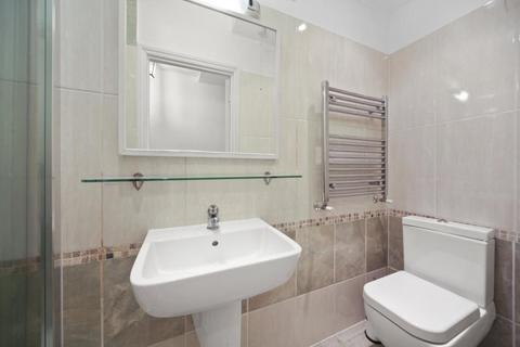 2 bedroom apartment to rent, Granville Square, London, WC1X