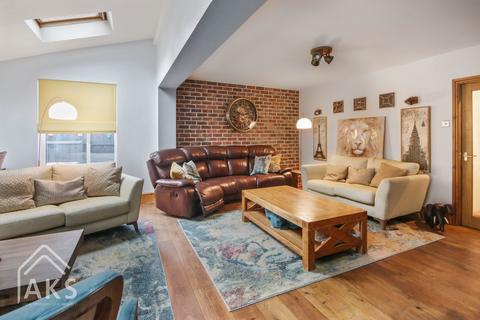 26 Elmhurst, Egginton, Derby, DE65 6HQ