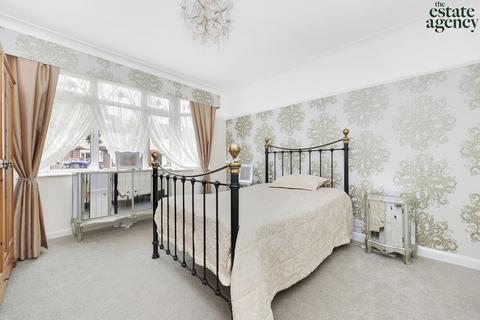 198 The Avenue, London, E4 9SE