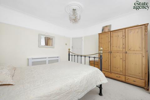 198 The Avenue, London, E4 9SE