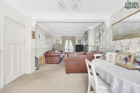 198 The Avenue, London, E4 9SE