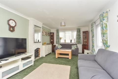 4 bedroom chalet for sale, Darlington Drive, Minster On Sea, Sheerness, Kent