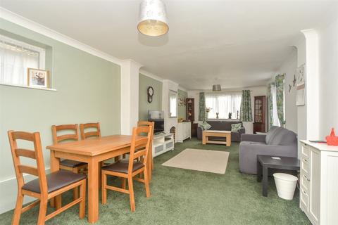 4 bedroom chalet for sale, Darlington Drive, Minster On Sea, Sheerness, Kent
