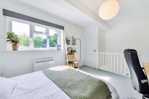 1 bedroom apartment to rent, Broad Ha'penny, Farnham, Surrey, GU10