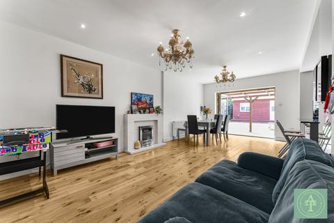 6 bedroom detached house for sale, Chestnut Close, London, N14