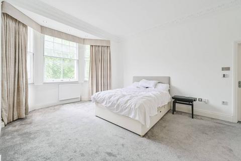3 bedroom flat to rent, Abbey Road, St John's Wood, London, NW8