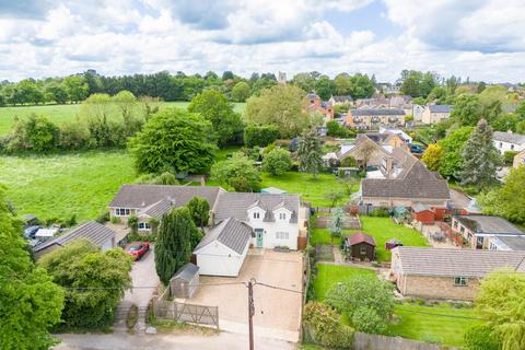 3 bedroom detached house for sale, Lock Lane, Milton Keynes MK19