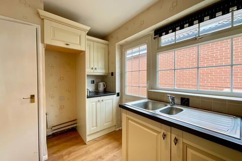 2 bedroom detached house for sale, Sterndale Drive, Stoke-On-Trent, ST4