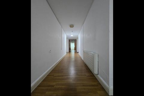 Studio to rent, Abbey Road,  Ilford, IG2