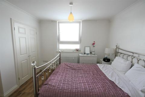 1 bedroom apartment to rent, High Street, Iver SL0