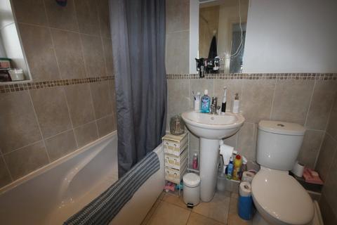 1 bedroom apartment to rent, High Street, Iver SL0