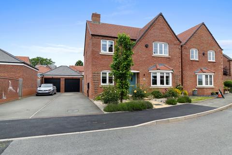 4 bedroom detached house for sale, Pineview Drive, Leigh Sinton, Malvern, Worcestershire, WR13 5FB