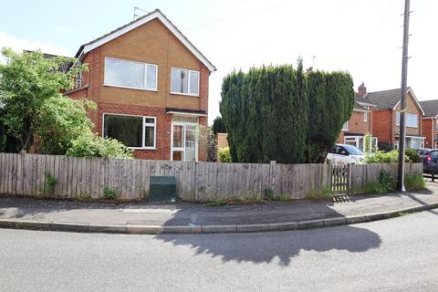 3 bedroom semi-detached house to rent, Horndean Avenue, Wigston LE18