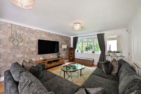 4 bedroom detached house for sale, Tilburstow Hill Road, Godstone RH9