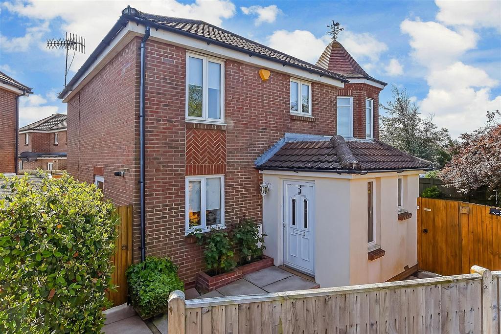 Mile Oak Road, Southwick, West Sussex 2 bed semidetached house for sale £400,000