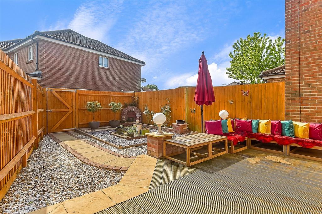 Mile Oak Road, Southwick, West Sussex 2 bed semidetached house for