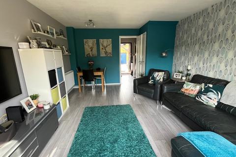 53 Deerhurst Close, Feltham, TW13 7HS