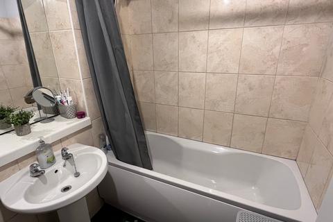 53 Deerhurst Close, Feltham, TW13 7HS