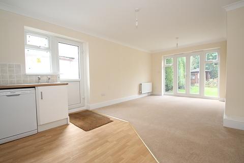 2 bedroom flat to rent, Wych Hill Lane, Woking GU22