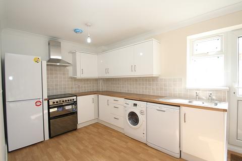 2 bedroom flat to rent, Wych Hill Lane, Woking GU22