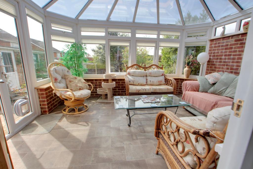 Sun lounge