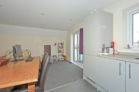 2 bedroom apartment for sale, London Road, Sittingbourne, Kent, ME10