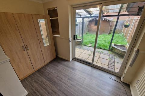 3 bedroom terraced house to rent, Constable Close, Houghton Regis, Dunstable, Bedfordshire
