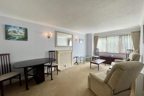 2 bedroom apartment for sale, Thorpe Hall Avenue, Thorpe Bay, Essex, SS1