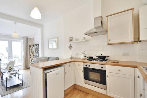 2 bedroom apartment to rent, Melrose Gardens, London W6