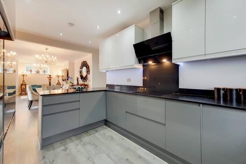 3 bedroom flat to rent, Vernon Court, Child's Hill, London, NW2