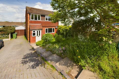 3 bedroom semi-detached house to rent, Cherry Close Bewdley DY12 2JJ