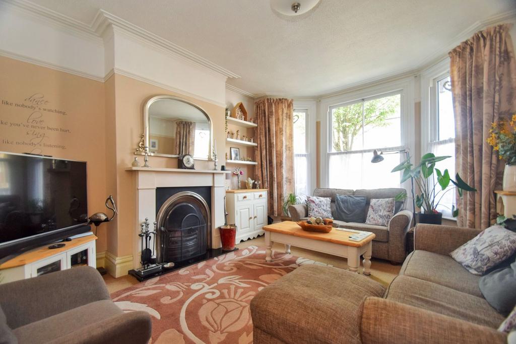 Malvern Road, Gillingham, ME7 4 bed terraced house for sale £375,000