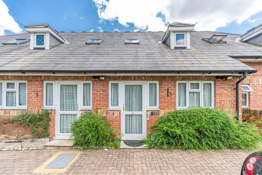 Detached house exterior, driveway