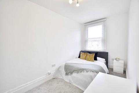 2 bedroom apartment to rent, Melrose Gardens, London W6