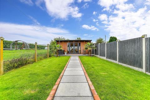 9 Grove Road, Wickhambreaux, Canterbury, CT3 1SA