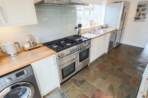 32a Homefield Road, Coulsdon, CR5 1ES
