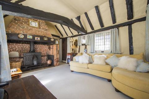 2 bedroom cottage for sale, Lower Street, Colchester CO7