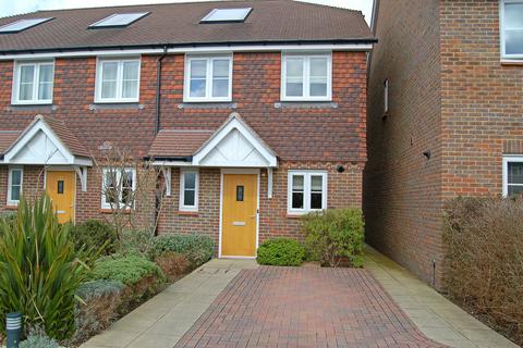 2 bedroom end of terrace house for sale, Westhill Close, Burgess Hill
