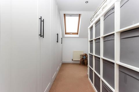 18 Chalon Close, Wellingborough, NN8 4JN