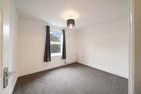 2 bedroom apartment to rent, Croxley Road, London