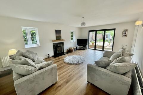 3 bedroom detached bungalow for sale, The Sidings, Moulton