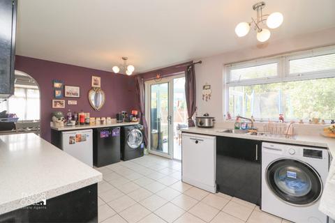 4 bedroom detached house for sale, Whiting, Dosthill