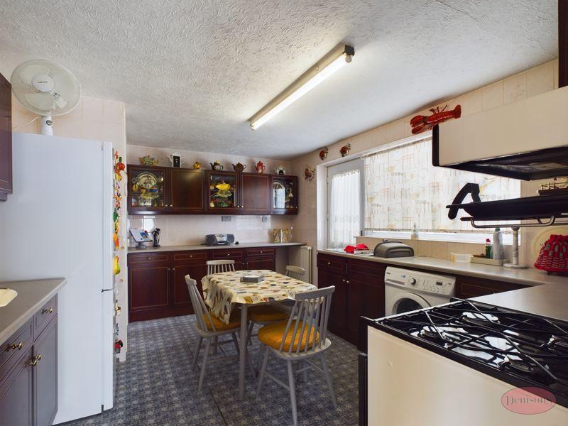 Hillside Drive, Christchurch, BH23 3 bed detached bungalow for sale £