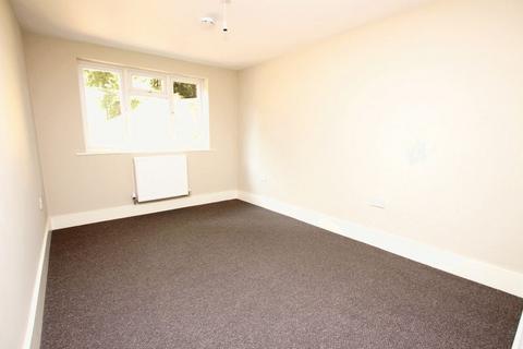 2 bedroom bungalow to rent, Abbey Road, Grimsby DN32