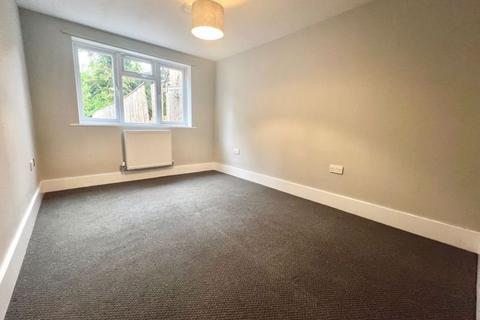 2 bedroom bungalow to rent, Abbey Road, Grimsby DN32