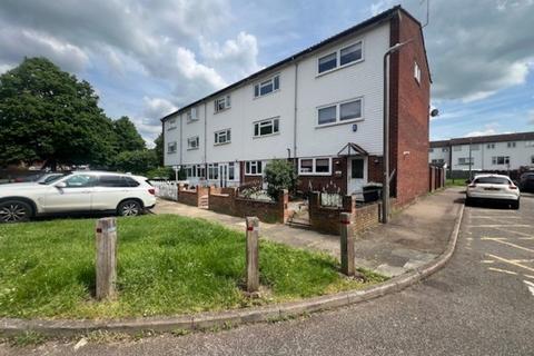 4 bedroom townhouse to rent, Read Court, Waltham Abbey