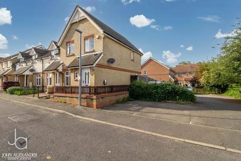 3 bedroom end of terrace house for sale, Carraways, Witham